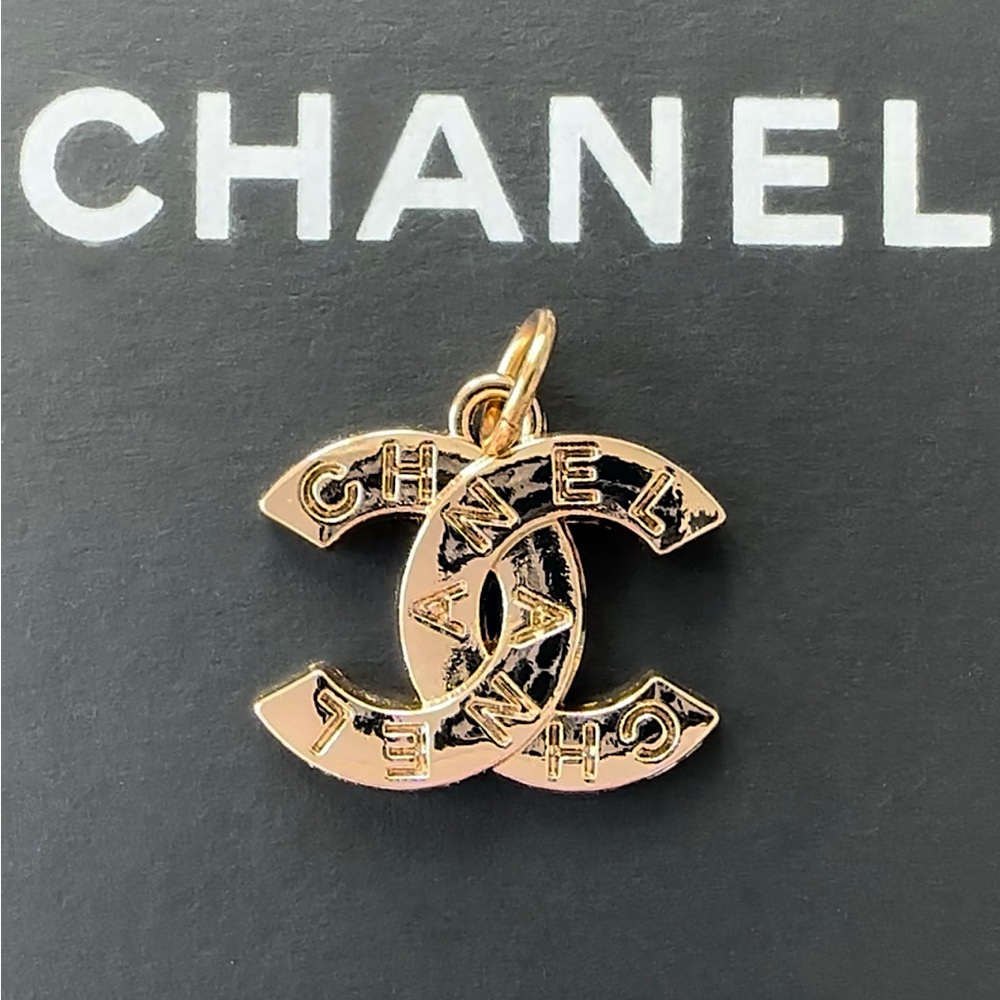 AUTHENTIC CHANEL ENGRAVED CC GOLD TONE ZIPPER PULL PENDANT